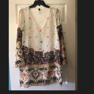 Pronto printed tunic dress with Bell Sleeves.